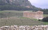 Poznávací zájezd - Sicílie - Itálie - Sicílie - Segesta, pohled na dórský chrám z městské akropole
