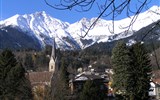 Poznávací zájezd - Alpy - Rakousko - Tyrolsko - Innsbruck, hlavní město Tyrolsjka, leží na řece Inn a nad ním se zdvíhají zasněžené štíty Alp