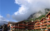 Poznávací zájezd - Švýcarsko - Švýcarsko - horské centrum Zermatt leží ve výšce 1620 m nad mořem v kantonu Valais, v německy mluvící oblasti