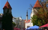 Poznávací zájezd - Estonsko - Pobaltí - Estonsko - Tallinn, gotický kostel sv.Ducha ze 14.století a městské hradby