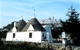 Poznávací zájezd - Apulie a Kalábrie - Itálie, Apulie, Locorotondo, kamenná obydlí trulli, typická pro zdejší kraj