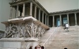Poznávací zájezd - Berlín - Německo - Berlín - Pergamonské muzeum ukrývá unikátní poklady nejstarších kultur, Pergamonský oltář, 2.stol. př.n.l.
