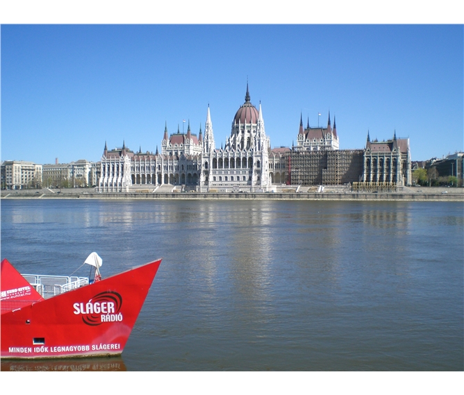 Budapešť, Mosonmagyaróvár, víkend s termály 2020 - Maďarsko v- Budapešť - novogotický parlament, postaven na přelomu 19. a 20.století, 691 místností