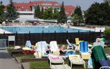 Poznávací zájezd - Zalakaros - Maďarsko, Zalakáros, bazén, lehátka..