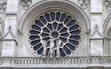Poznávací zájezd - Paříž a Île-de-France - Francie - Paříž -  Notre Dame, rozetové okno s Pannou Marií na západním průčelí  katedrály