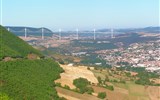 Zelený ráj Francie, kaňony, víno a památky UNESCO 2019 - Francie -  Périgord - dálniční most u Millau, jeden z moderních divů světa, nejvyšší most Evropy a 2.nejvyšší na světě