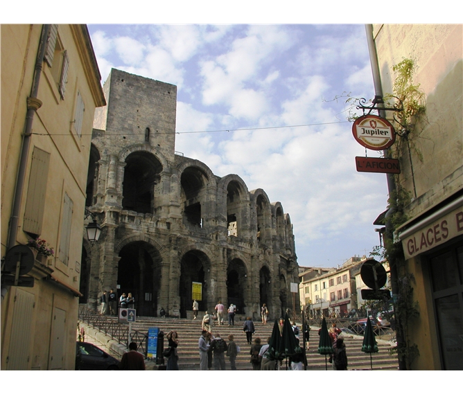 Velikonoční pohlednice z Provence a Marseille 2019 - Francie - Provence - Arles, aréna z 1.stol př.n.l., původně 3patrová.